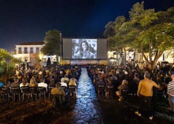 Sessão na praça emociona público da Mostra Tiradentes