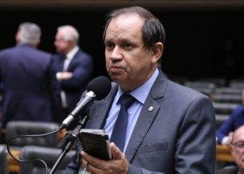 Comissão aprova projeto que proíbe privatização de praias e cobrança de pedágio em orlas – Notícias