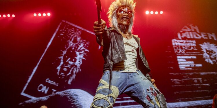 Polícia faz operação contra venda de ingressos falsos para shows em SP