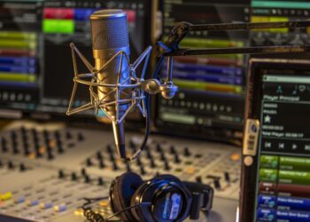 Rádio MEC e Nacional têm crescimento histórico de audiência em 2025