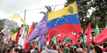Protesto em SP pede soltura de Maduro e autonomia da Venezuela