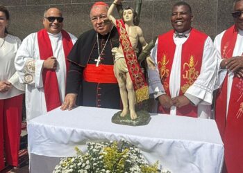 Imagem peregrina do padroeiro do Rio visita o Cristo Redentor
