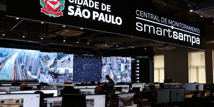 Pesquisa aponta problemas e prisões indevidas a partir do Smart Sampa