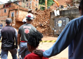 Voluntários cruzam estados para ajudar vítimas das chuvas em MG
