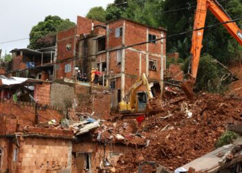 MG: Número de mortes sobe para 65; quatro pessoas seguem desaparecidas