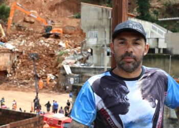 Com medo de novo deslizamento em MG, pedreiro cobra moradia digna