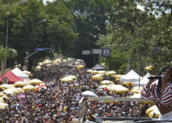 SP: Agrada Gregos é destaque deste sábado; veja progrmação de blocos