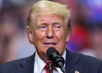 Trump diz que não viu parte racista do vídeo e recusa pedir desculpas
