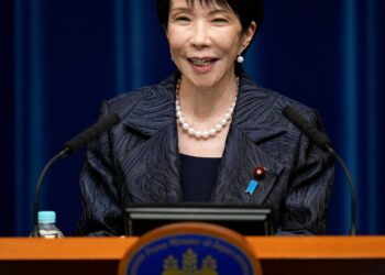 Sanae Takaichi obtém vitória eleitoral histórica no Japão
