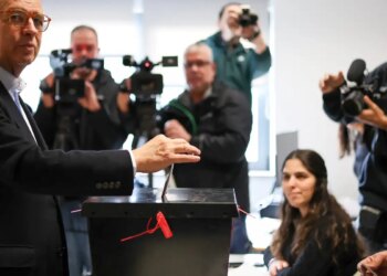 Socialista Antônio Seguro é eleito presidente de Portugal