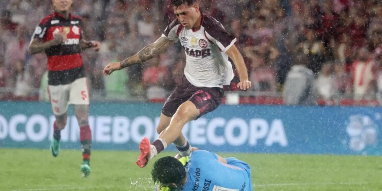 Flamengo luta, mas sucumbe diante do Lanús e perde título da Recopa