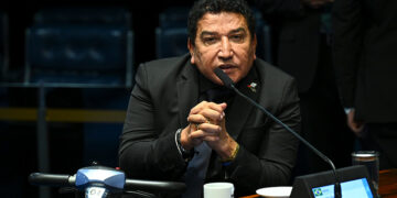 Magno Malta pede investigação de juízes que inocentaram acusado de estupro — Senado Notícias