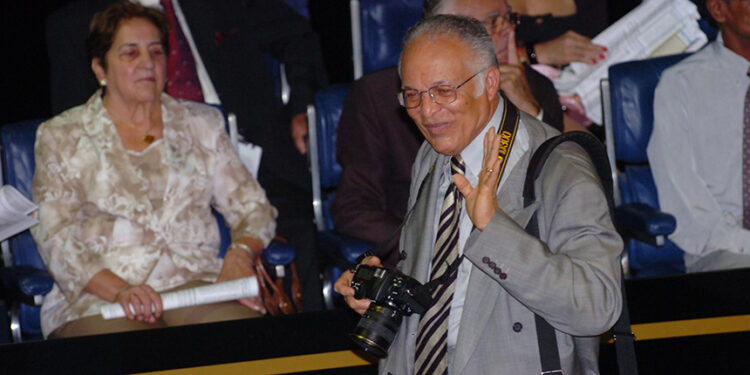 Morre Célio Azevedo, primeiro fotógrafo da Agência Senado — Senado Notícias