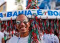 Multidão lota Rio Vermelho, em Salvador, para celebrar Iemanjá