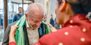 Lula chega à Índia e primeiro compromisso é cúpula sobre IA