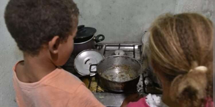 Opinião  – Bolsa Família: FGV, FMI e Banco Mundial “matam” teoria de pastor