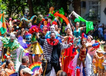 Carnaval 2026: Rio terá desfile de 56 blocos neste domingo; confira