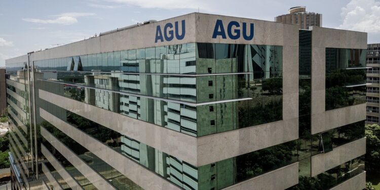AGU defende que somente médicos podem realizar abortos legais
