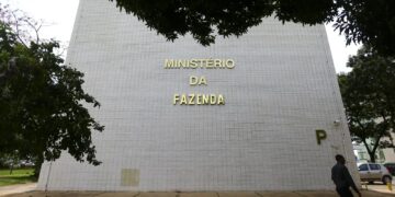 Saída de Haddad do governo depende de reunião entre Lula e Trump