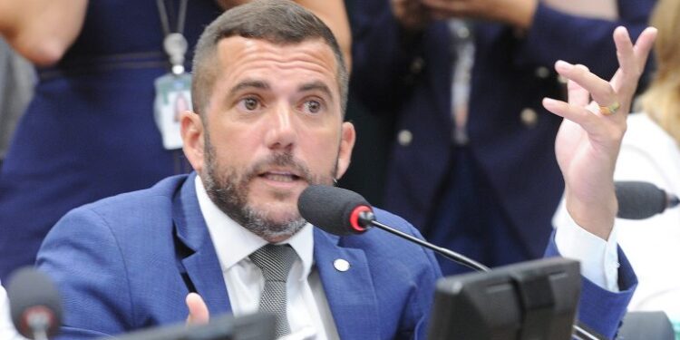 Projeto proíbe taxa mínima de água por unidade em condomínios sem medição individual – Notícias