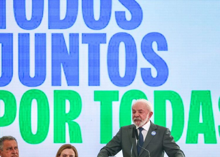 Lula defende que luta contra feminicídio deve ser sobretudo dos homens