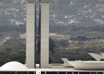 Lula sanciona, com vetos, reajuste salarial para cargos do Legislativo