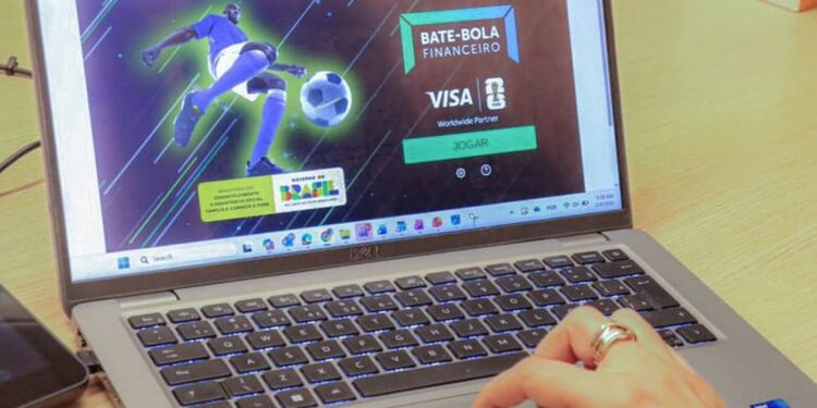 Ferramenta promove educação financeira a famílias no CadÚnico