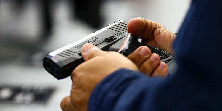 CSP vota projetos para derrubar decreto que restringiu acesso a armas — Senado Notícias