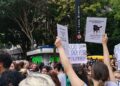 Centenas de pessoas em São Paulo pedem justiça pelo cão Orelha