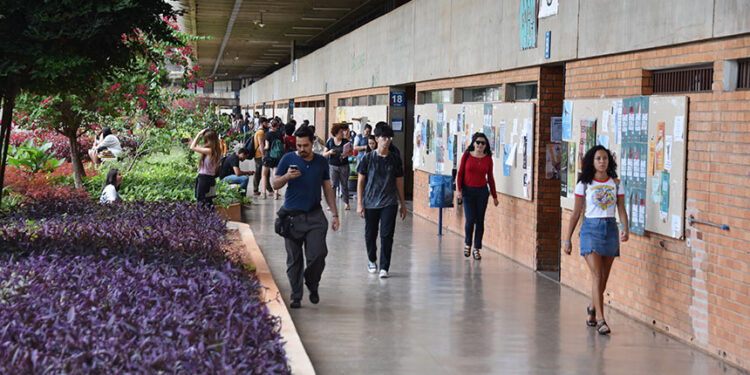Gestão das universidades públicas terá debate na CCT — Senado Notícias