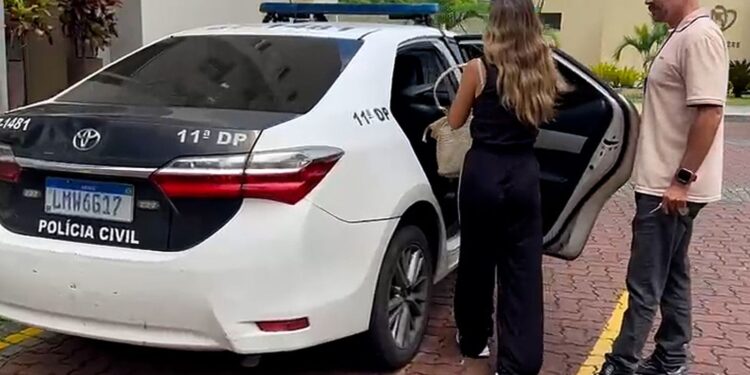 Polícia Civil prende argentina indiciada por injúria racial no Rio