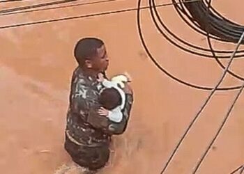 “Eu só fui”: ex-soldado salva criança de inundação em Juiz de Fora