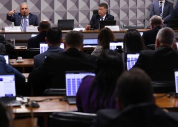 Mendonça proíbe CPMI do INSS de acessar dados de Vorcaro em sala-cofre