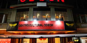 Aos 100 anos, Odeon representa resistência do cinema de rua no Rio