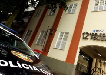 Jovens indiciados por estupro coletivo no Rio estão foragidos