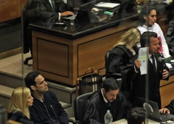 Advogados deverão pagar custos do adiamento da sessão sobre caso Henry