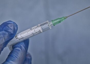 Anvisa alerta para riscos de uso indevido de preenchedores dérmicos