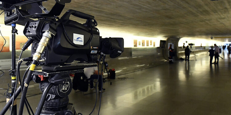 TV Senado faz 30 anos com novidades e sessão especial no Senado — Senado Notícias