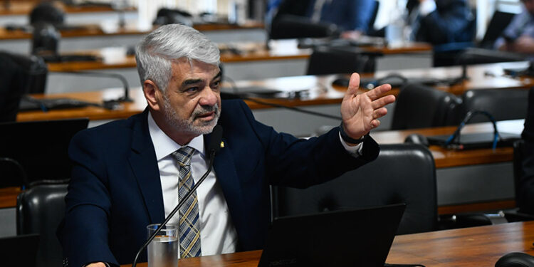 CCJ analisa proteção a domésticos submetidos a trabalho escravizado — Senado Notícias