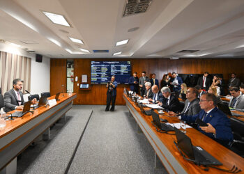 Comissão vota criação de lista de proibição de embarque aéreo — Senado Notícias