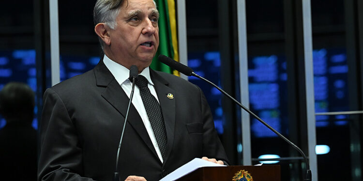 Izalci cobra apuração de suspeitas em operação do BRB com Banco Master — Senado Notícias