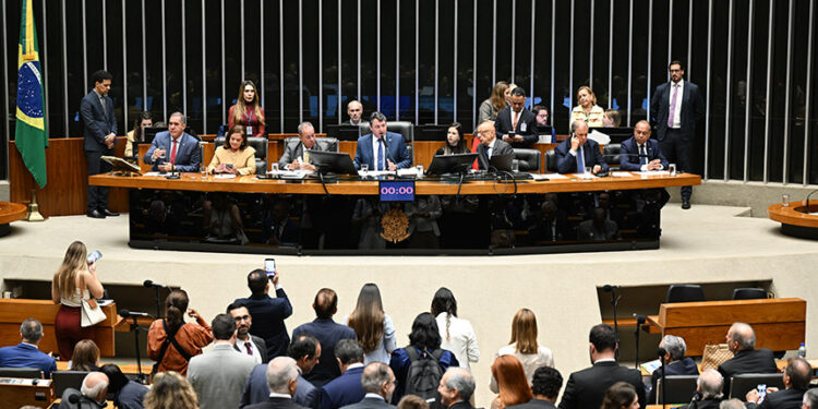 Agenda da Indústria critica escala 6×1 e defende acordo com União Europeia — Senado Notícias