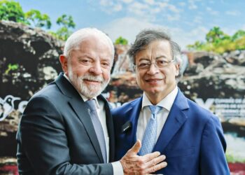 Lula e Petro defendem fortalecimento do multilateralismo regional