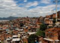 Área ocupada por favelas quase triplicou em 40 anos no Brasil