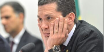 Fausto Pinato, na agenda de Vorcaro,  diz não conhecer o banqueiro preso