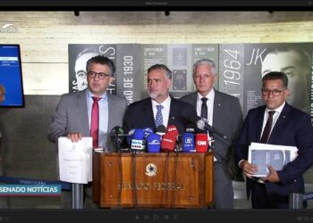 Vídeo: CPMI do INSS: governistas derrubam relatório, mas texto alternativo não é votado