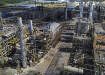 Petrobras reajusta preço do diesel em R$ 0,38 por litro