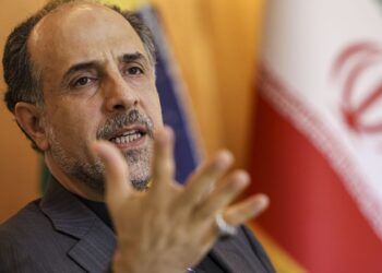 Embaixador do Irã: EUA evitam acordo e Trump se acha “rei do mundo”