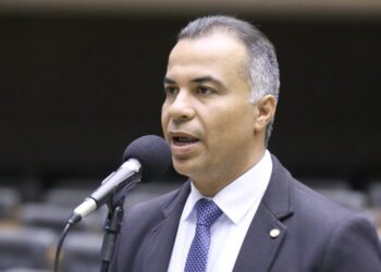 Projeto cria faixas exclusivas para cadeirantes em vias públicas de todo o país – Notícias