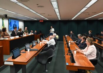 Debatedores apontam moradia como base de outros direitos e alertam para avanço das favelas – Notícias